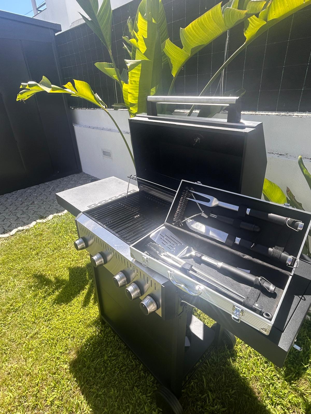 Gas barbecue grill with grill tool set ready to use