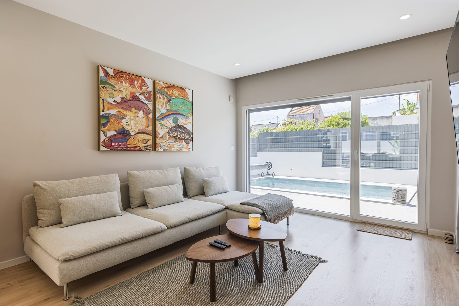 Living room sofa with view to the pool